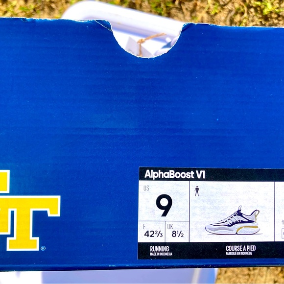 Adidas Alpha-boost
 V1 NCAA 

Size 9 - Picture 14 of 16